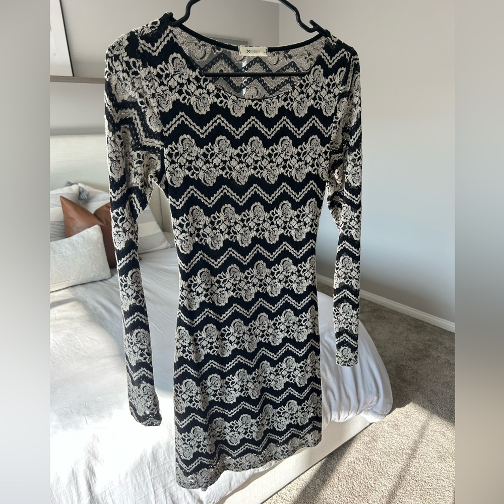 Everly lace dress with open back